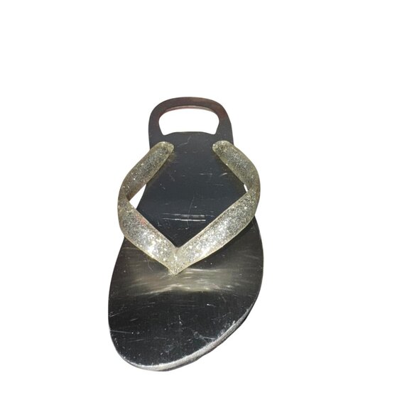 Flip-Flop Inspired Metal Bottle Opener With Glitter Straps - Picture 4 of 7